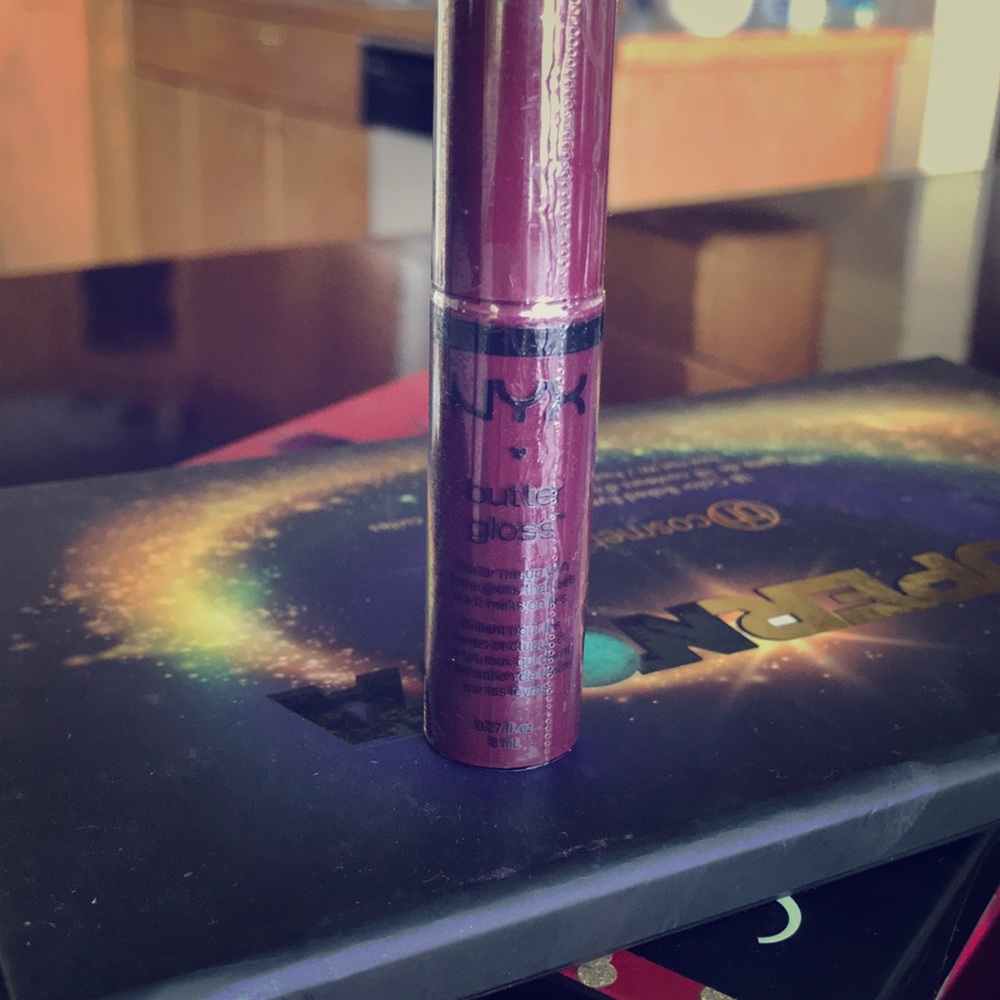 Lip gloss